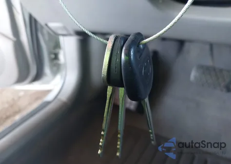 2005 Toyota Corolla Ce z USA, uszkodzony, nr VIN 1NXBR32E95Z501313